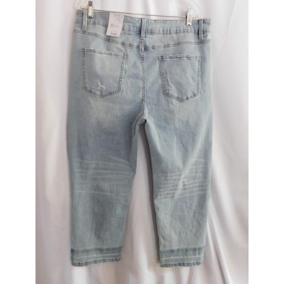 Time and Tru Jeans Womens Cropped Boyfriend Light Wash High Rise Slim Size 18 - Picture 7 of 12